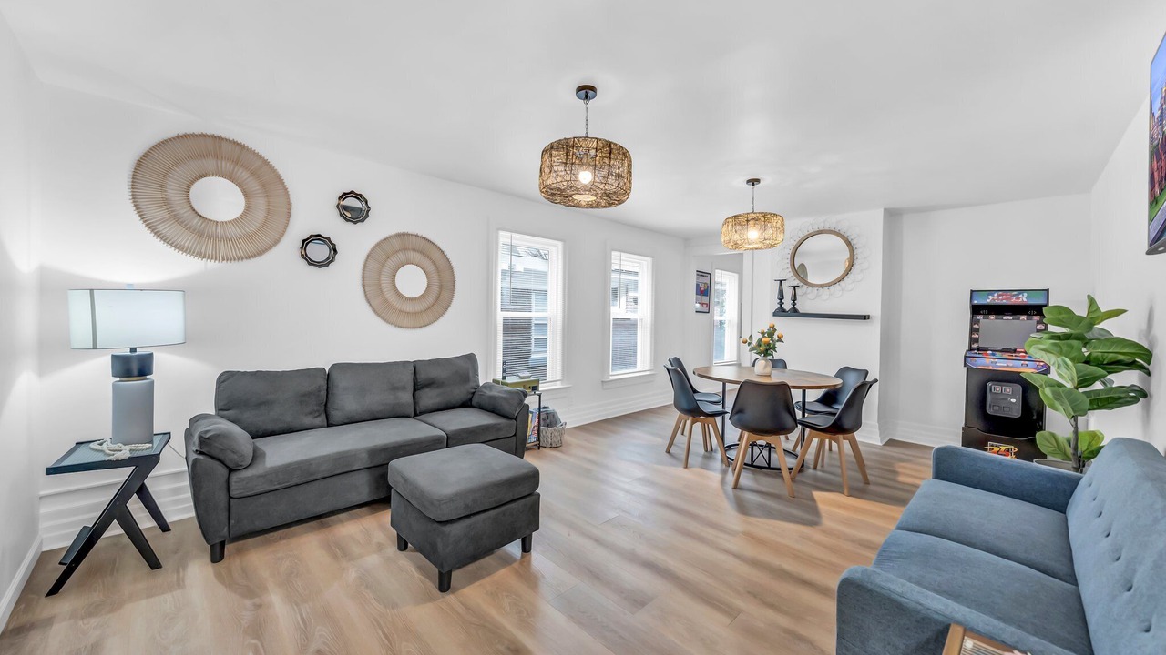 Photo of Livingroom in Niagara Falls