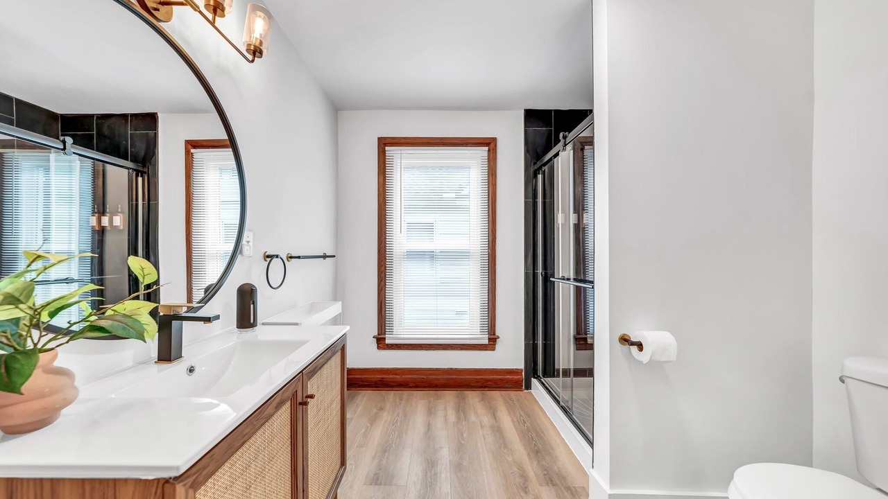 Photo of Bathroom in Niagara Falls