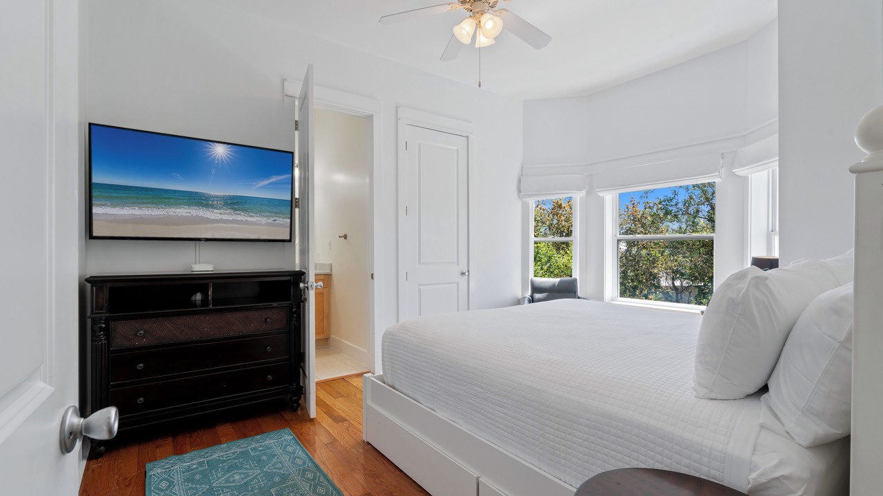 Photo of Bedroom in White's Gulfview