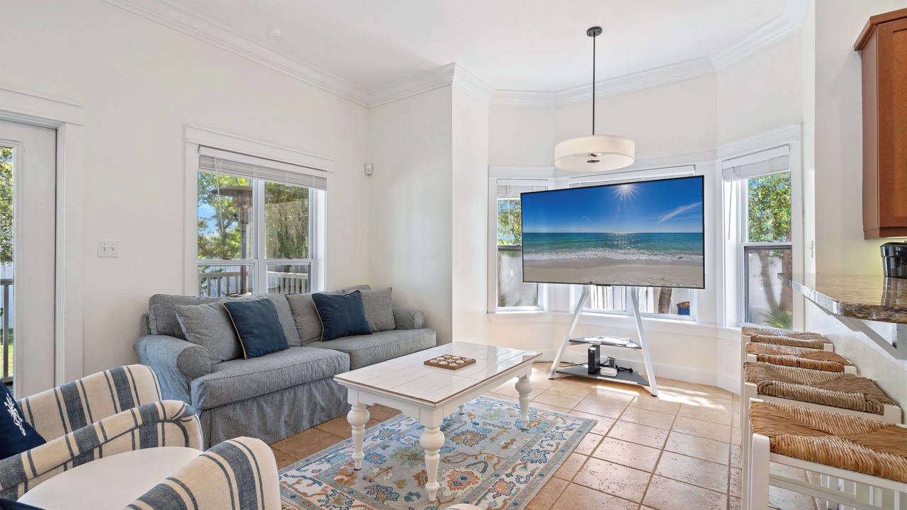 Photo of Livingroom in White's Gulfview