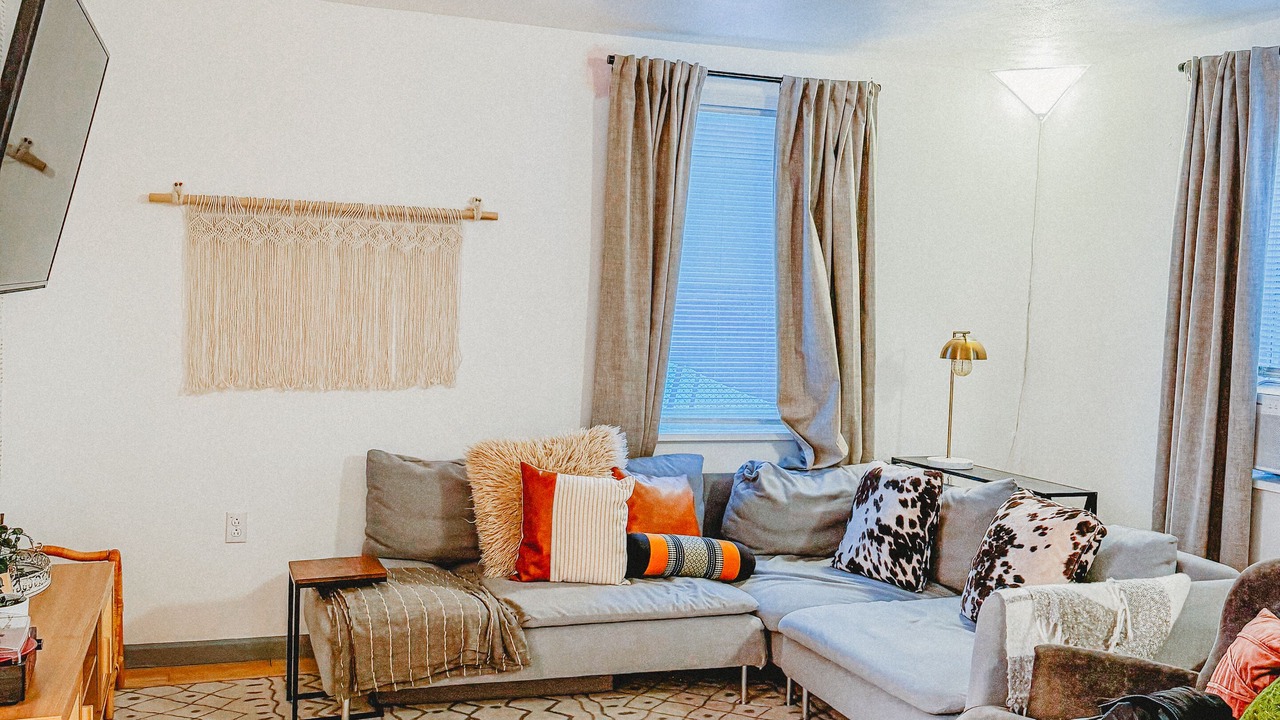 Photo of Livingroom in Oswego