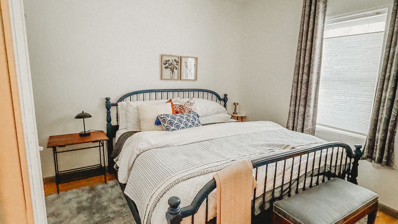 Photo of Bedroom in Oswego