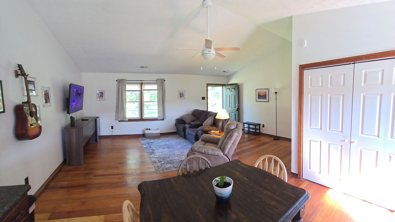 Photo of Livingroom in Quinton