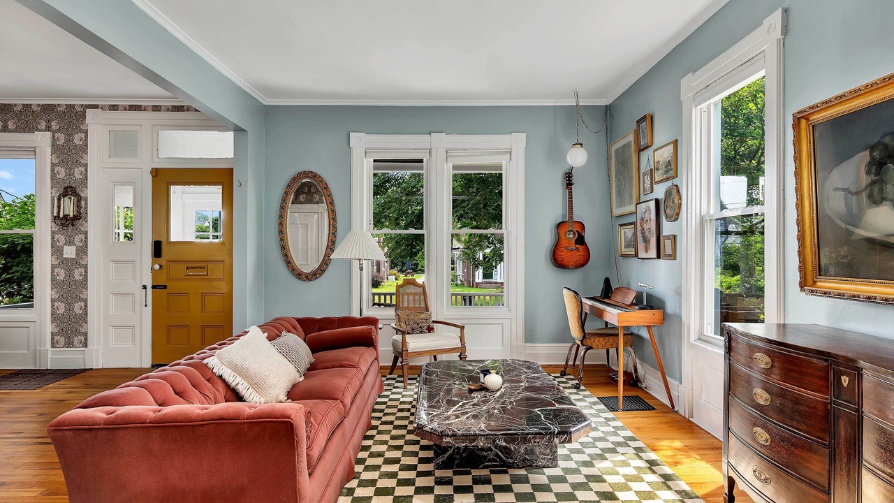 Photo of Bedroom in Troy