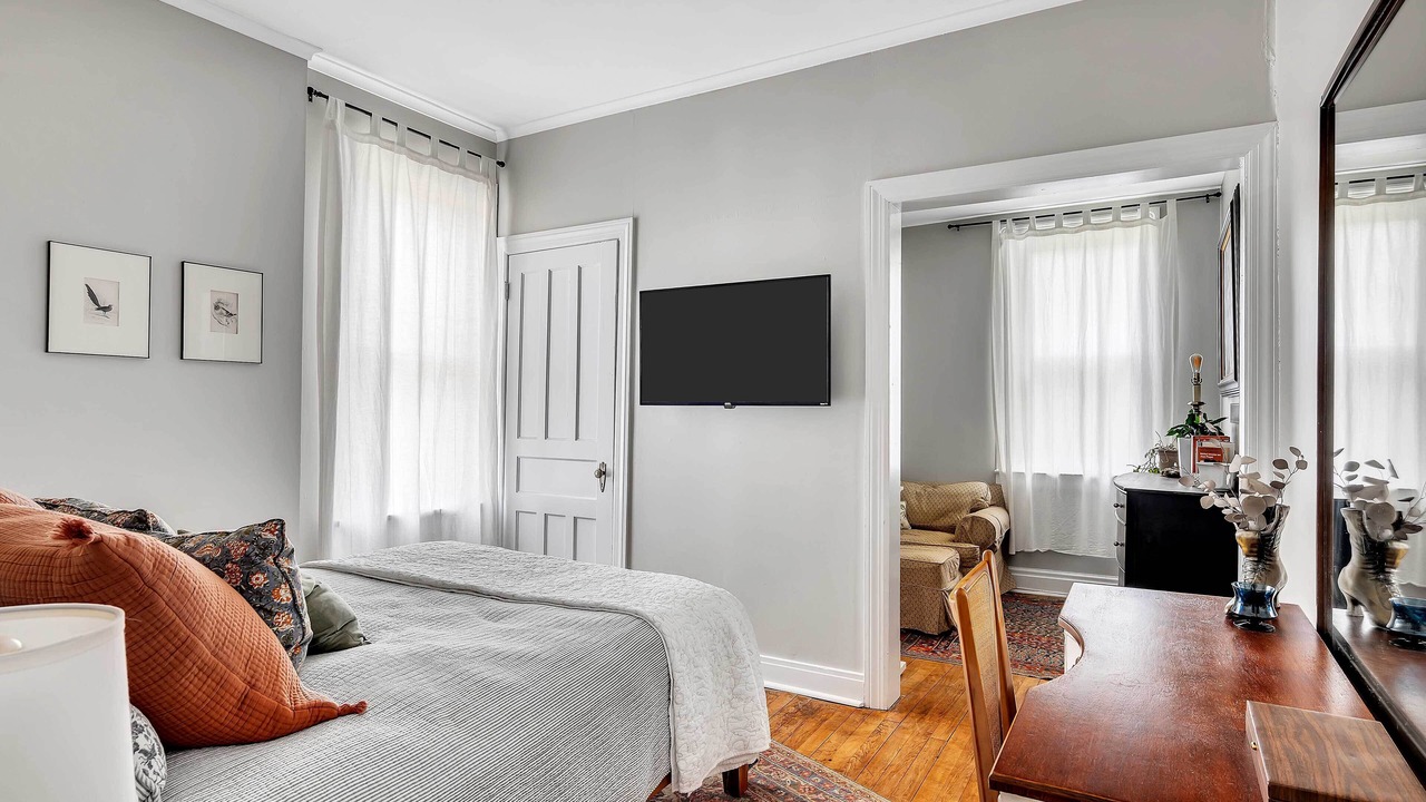 Photo of Bedroom in Troy