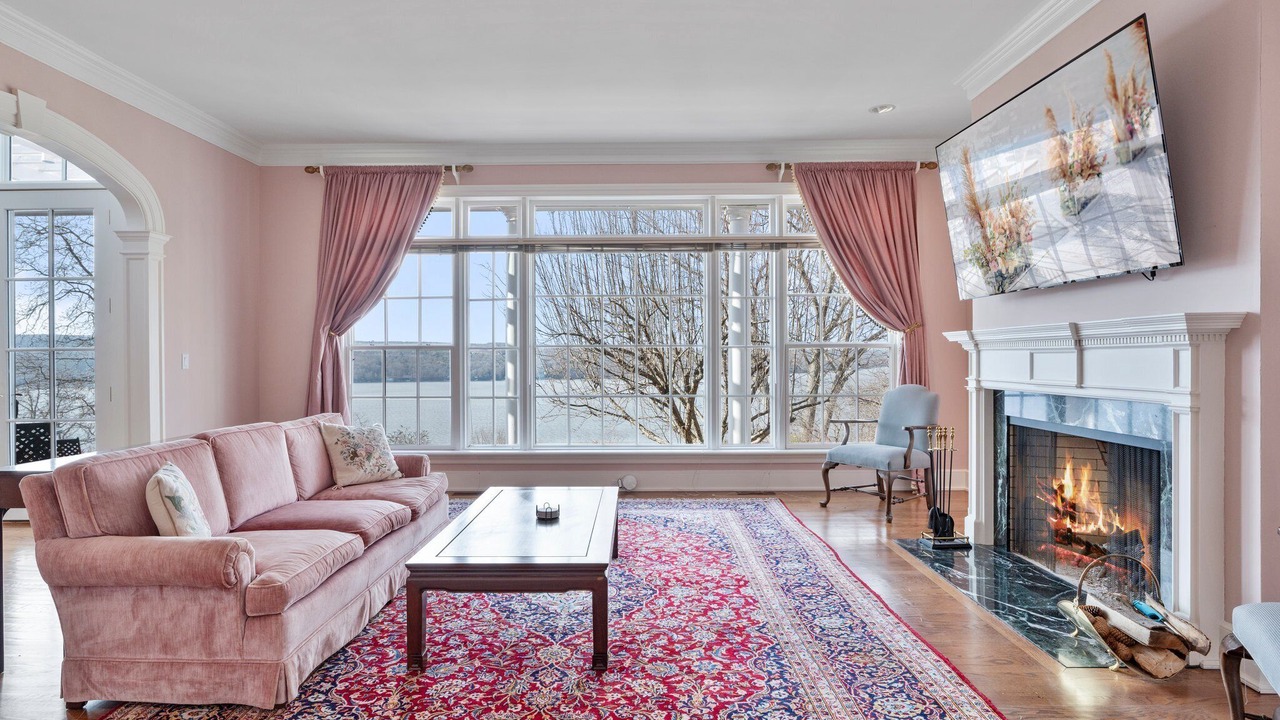 Photo of Livingroom in Ithaca