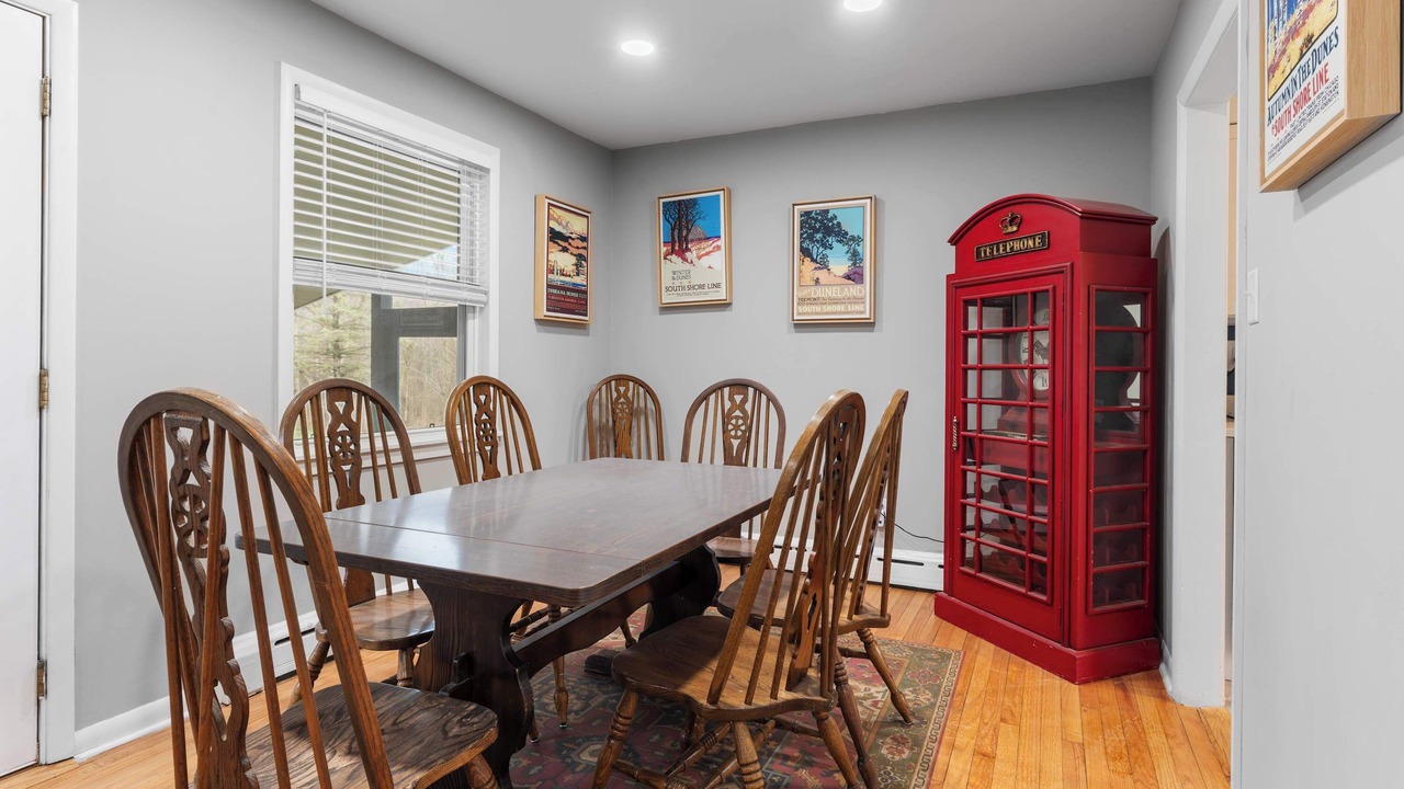 Photo of Livingroom in Wheeler