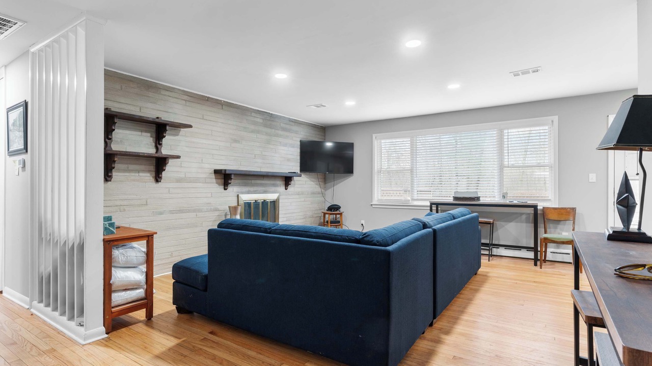 Photo of Livingroom in Wheeler