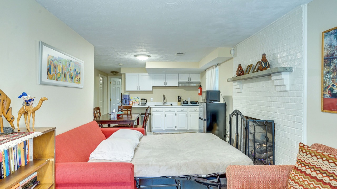 Photo of Livingroom in Alexandria