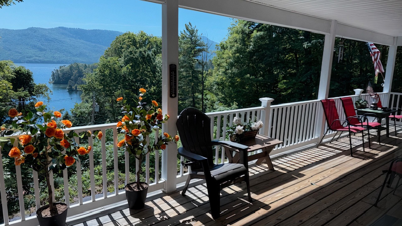 Photo of Patio Balcony in Silver Bay