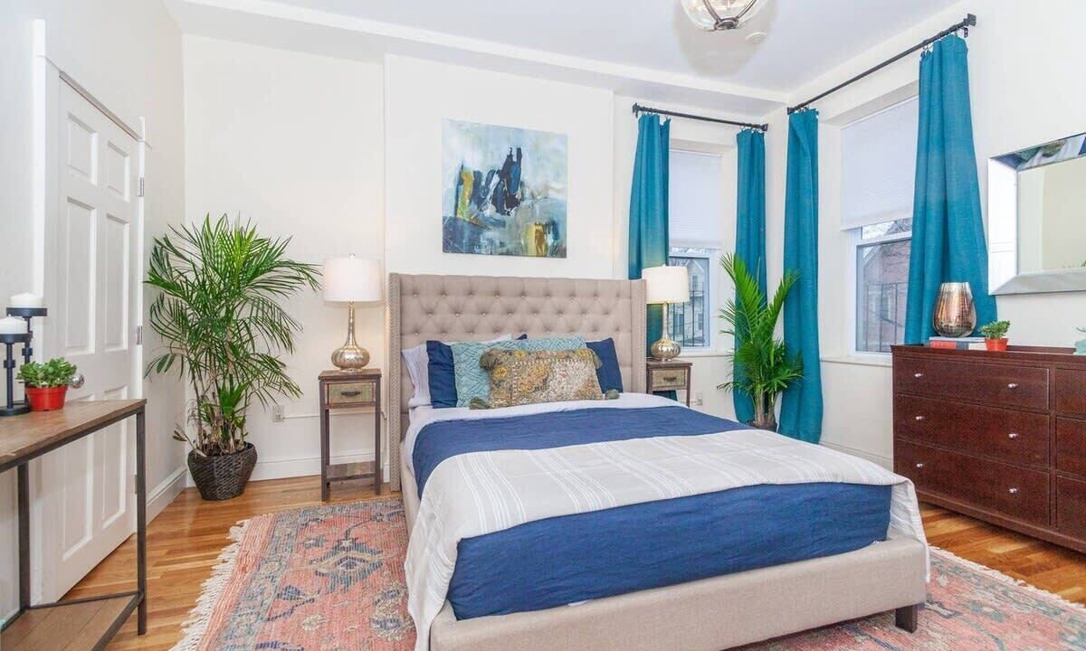 Photo of Bedroom in Roxbury