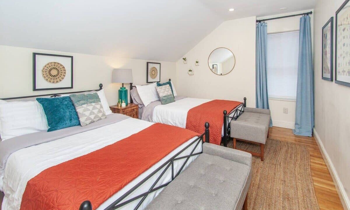 Photo of Bedroom in Roxbury