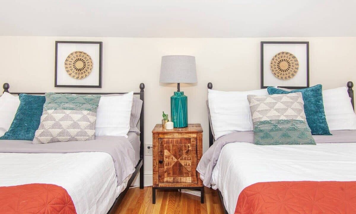 Photo of Bedroom in Roxbury
