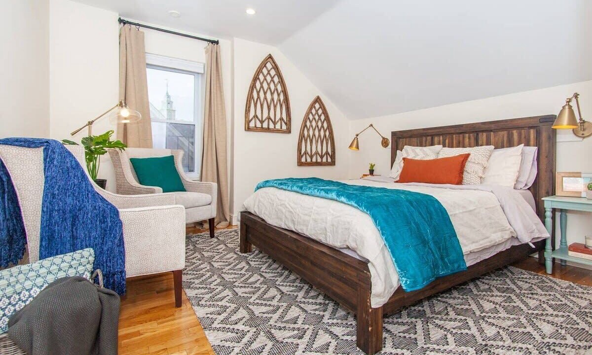 Photo of Bedroom in Roxbury