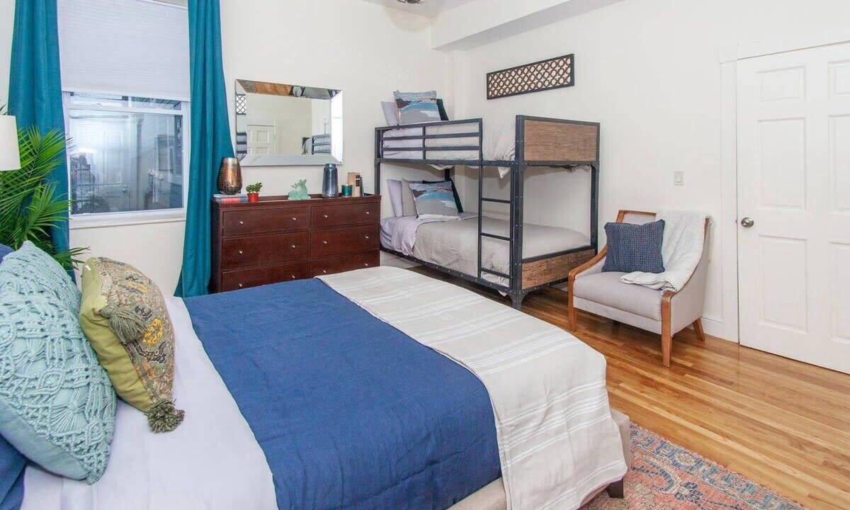 Photo of Bedroom in Roxbury