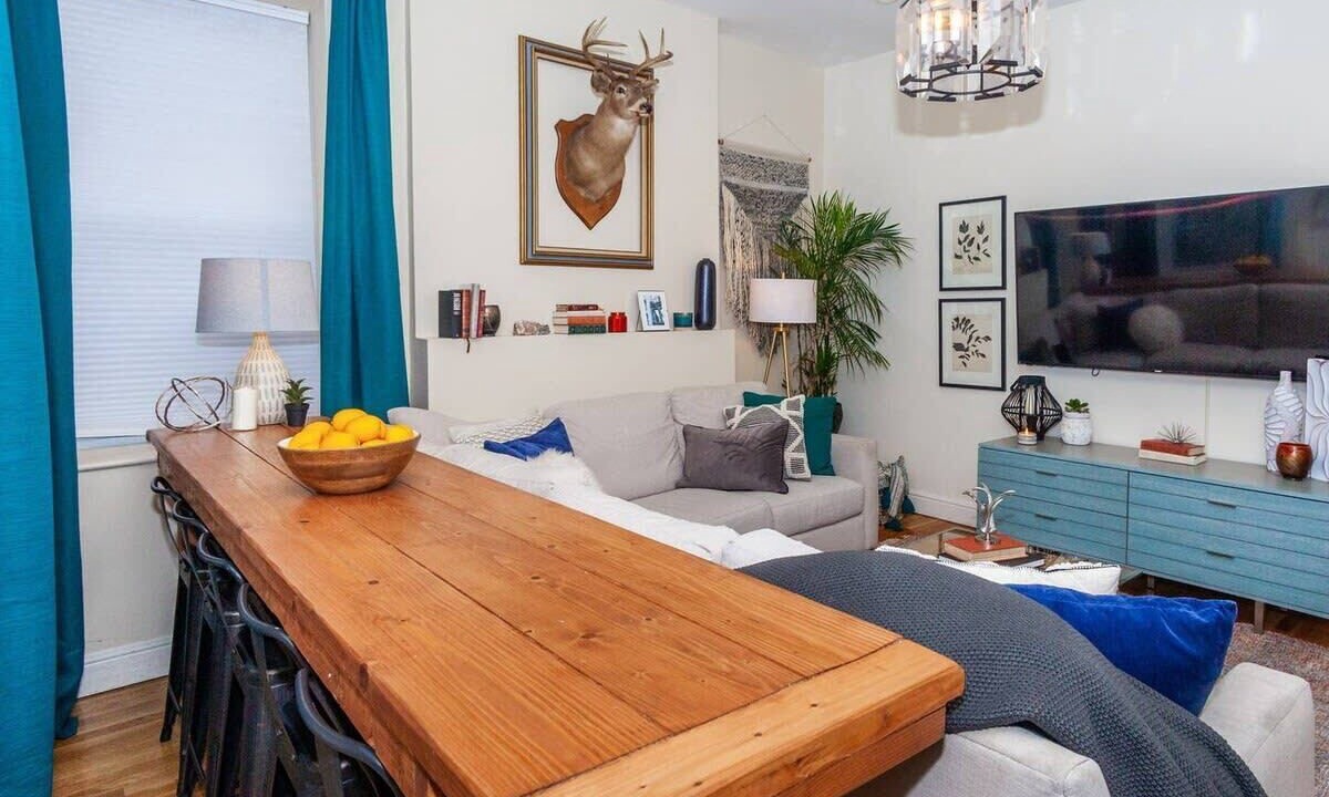 Photo of Livingroom in Roxbury