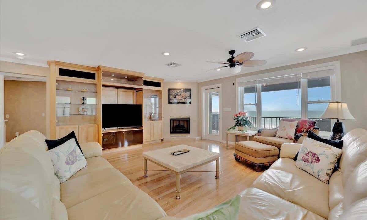 Photo of Livingroom in Independence Square