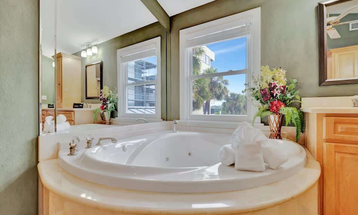 Photo of Bathroom in Independence Square