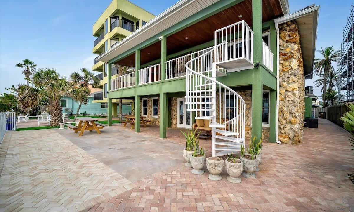Photo of Patio Balcony in Independence Square