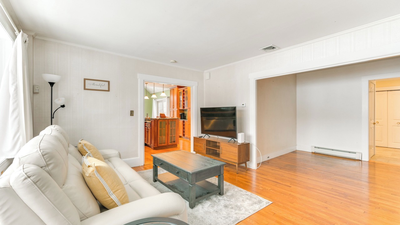 Photo of Livingroom in South Weymouth