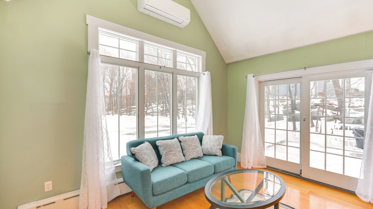 Photo of Livingroom in South Weymouth
