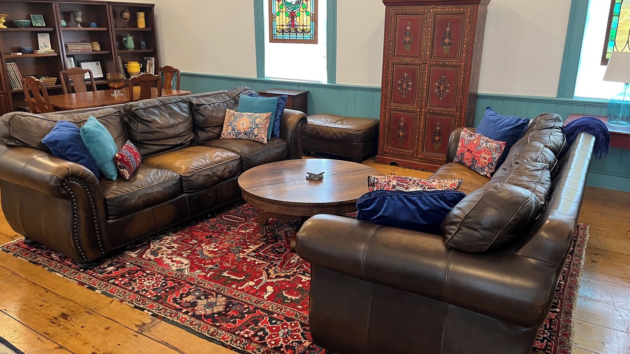 Photo of Livingroom in Montague