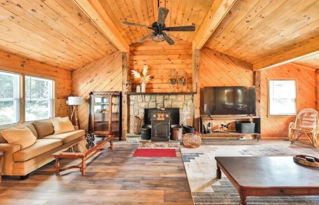 Photo of Livingroom in Windham