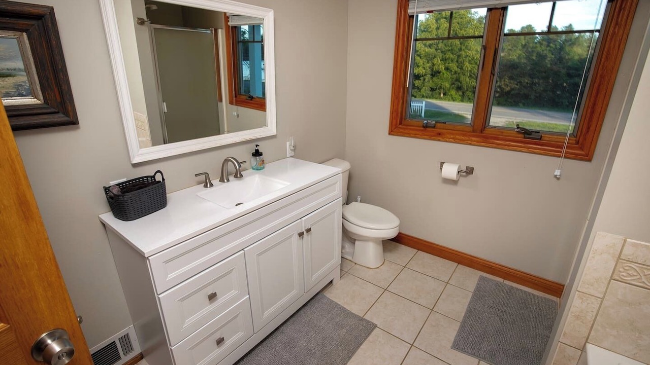 Photo of Bathroom in Lake