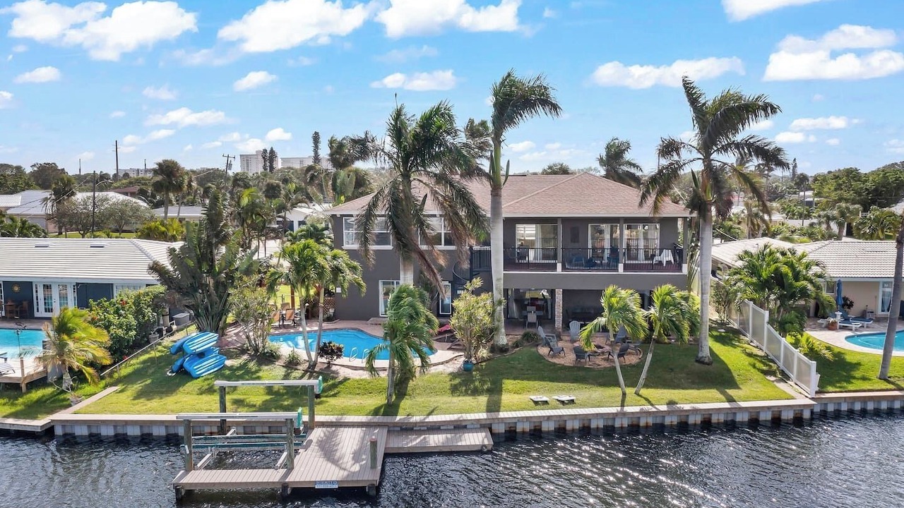 Photo of Others in Cocoa Isles