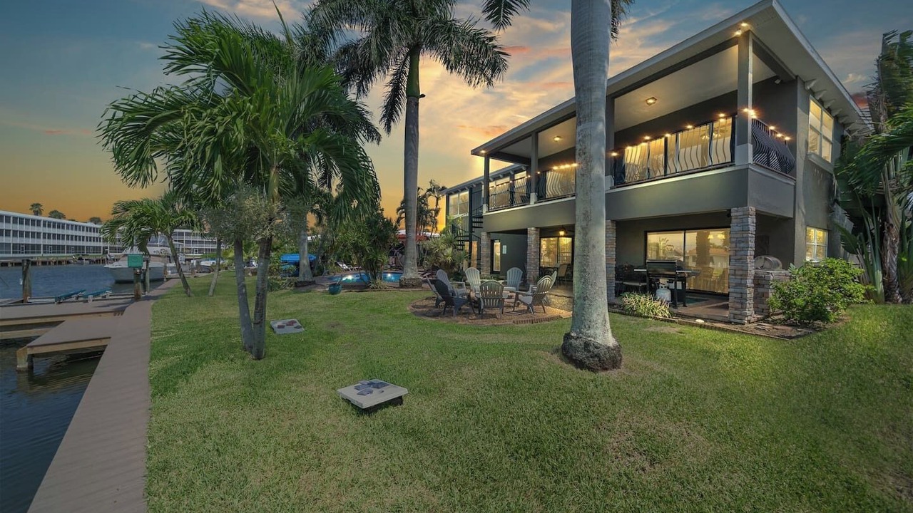 Photo of Others in Cocoa Isles