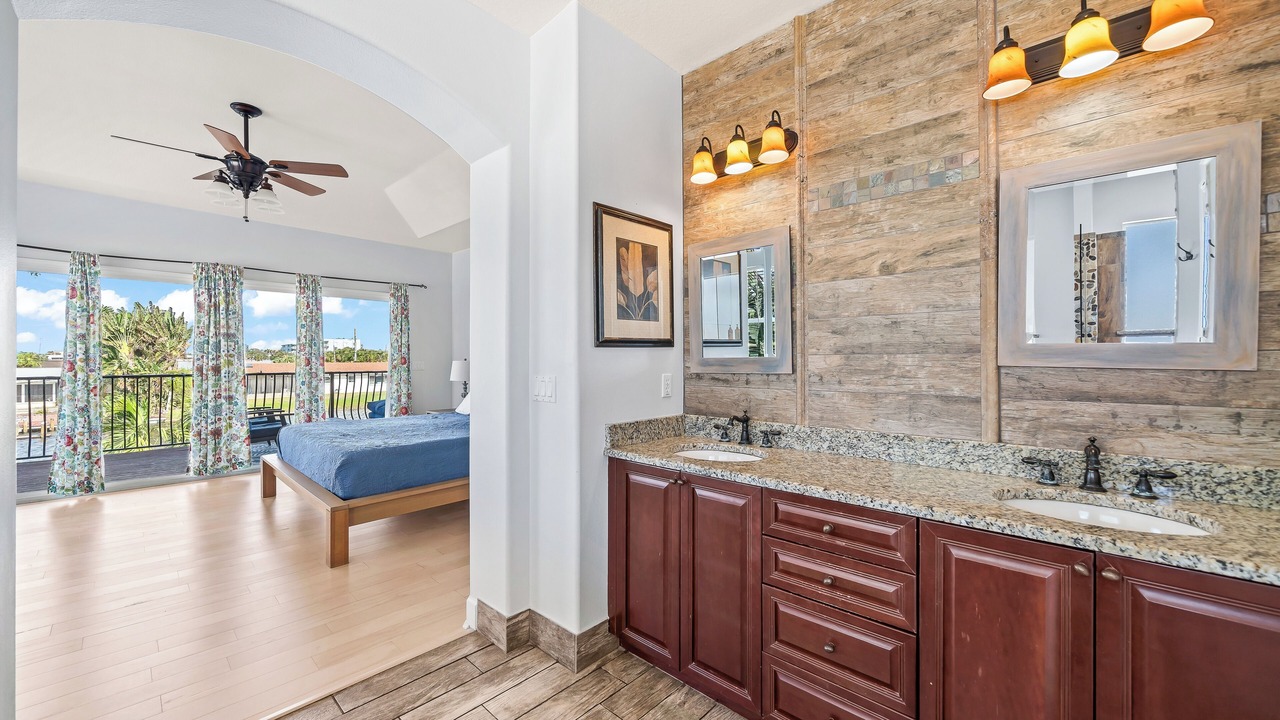 Photo of Bathroom in Cocoa Isles