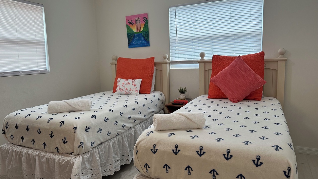 Photo of Bedroom in Cypress Gardens