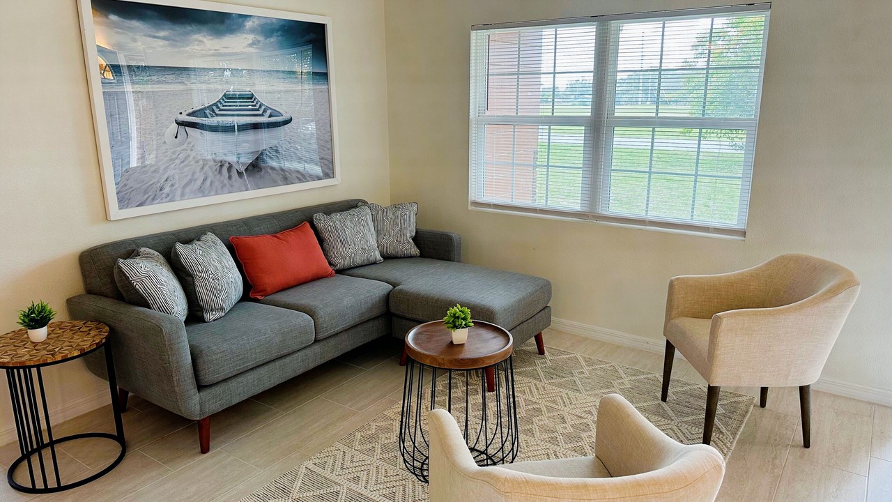 Photo of Livingroom in Cypress Gardens