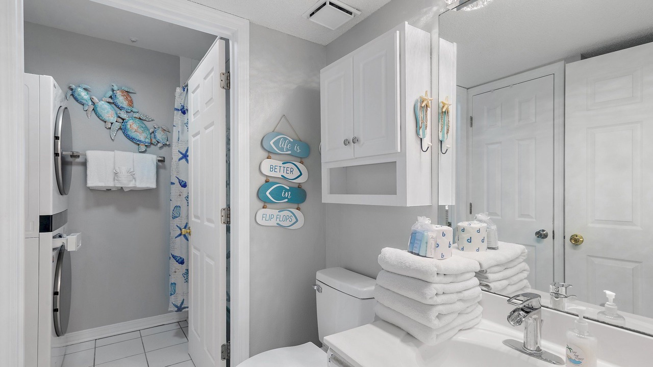 Photo of Bathroom in Avalon Beach Estates