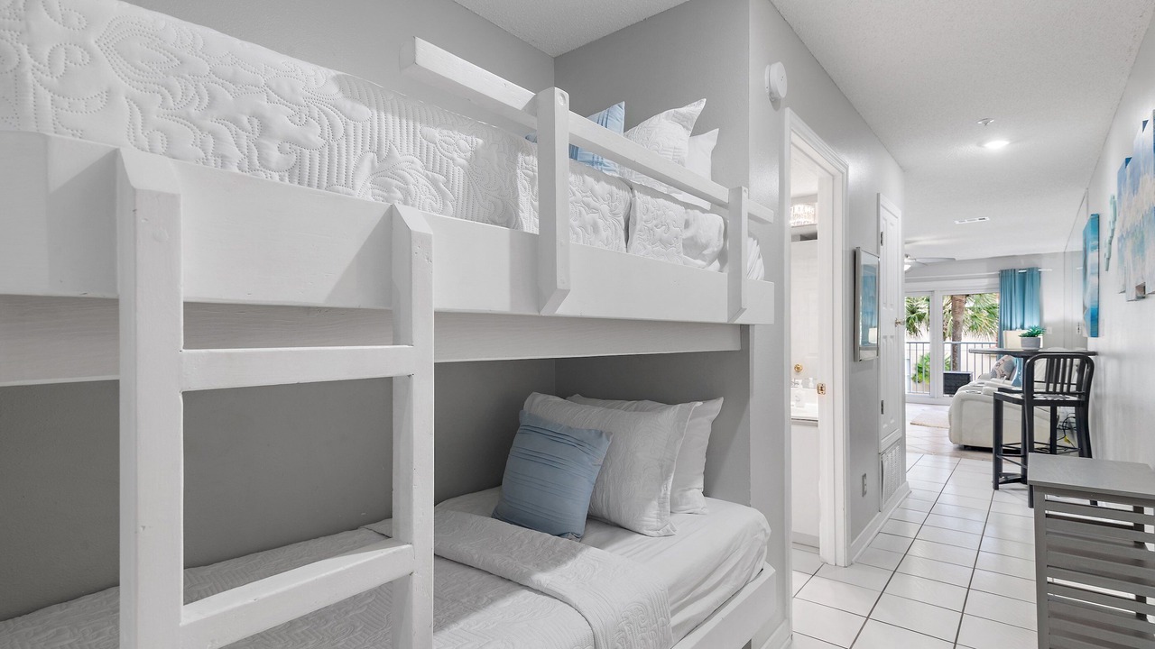 Photo of Bedroom in Avalon Beach Estates