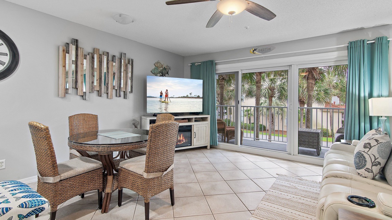 Photo of Livingroom in Avalon Beach Estates