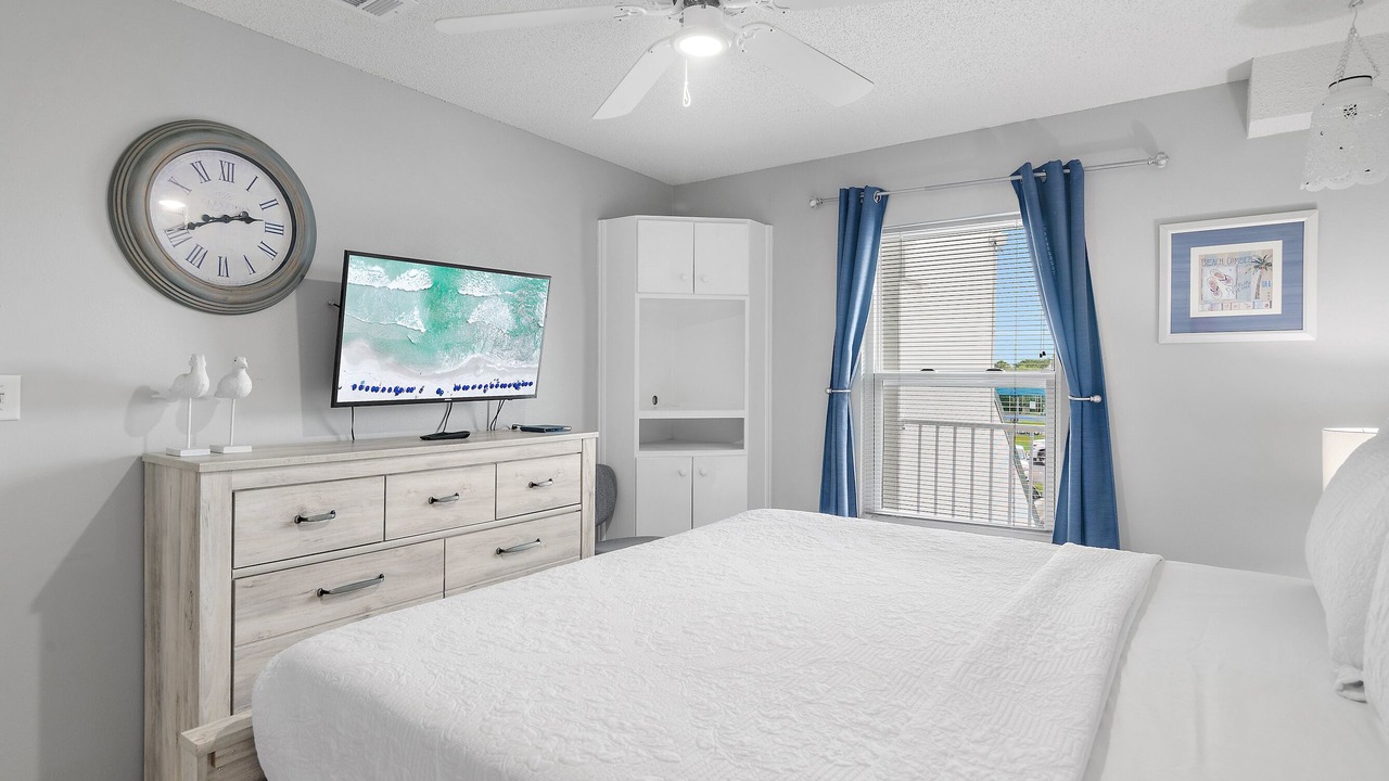 Photo of Bedroom in Avalon Beach Estates