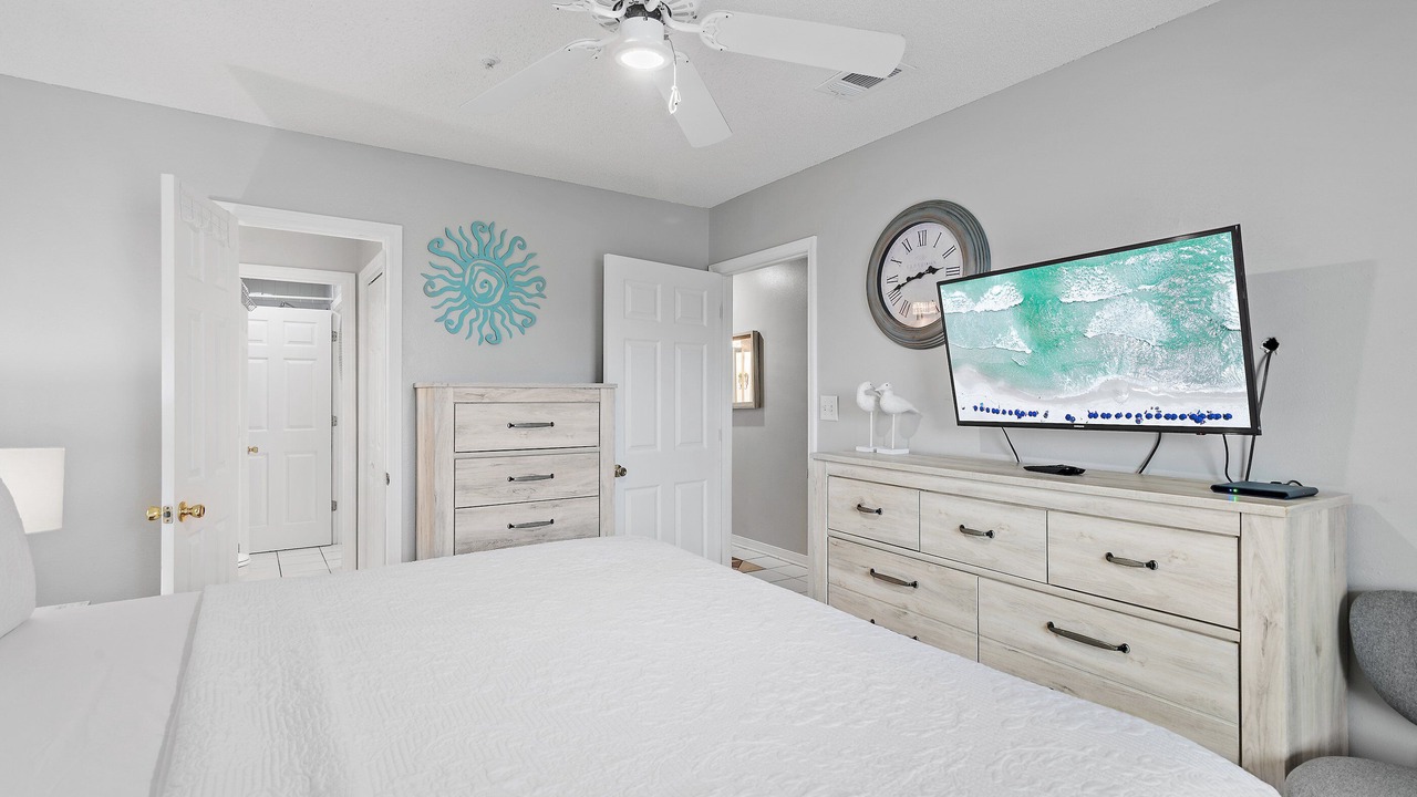 Photo of Bedroom in Avalon Beach Estates