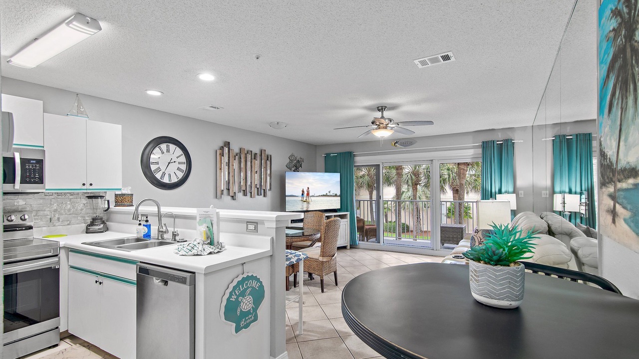 Photo of Kitchen in Avalon Beach Estates