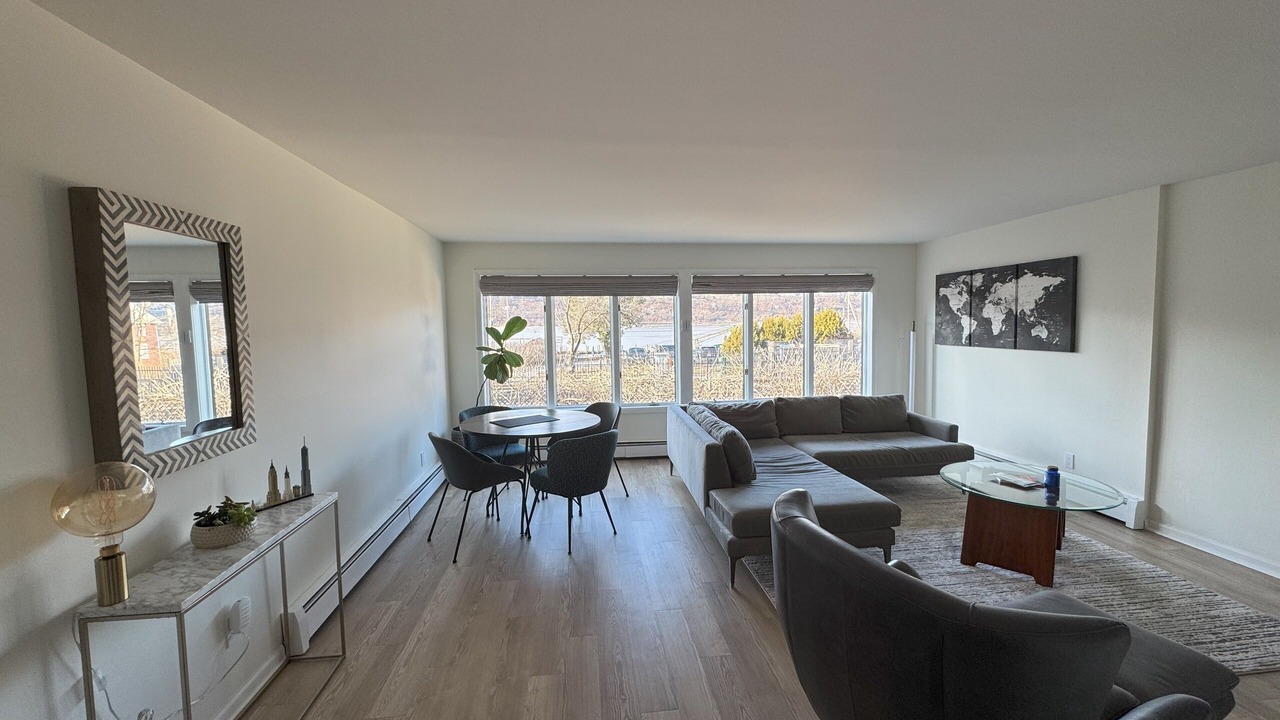 Photo of Livingroom in Garrison