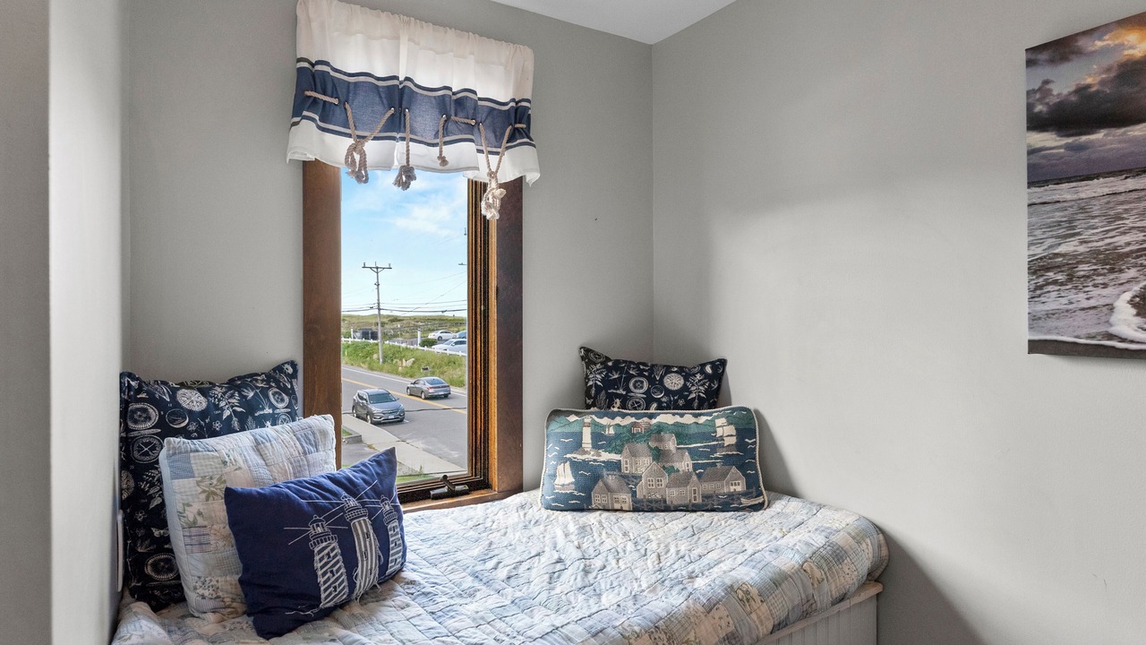 Photo of Bedroom in Manomet