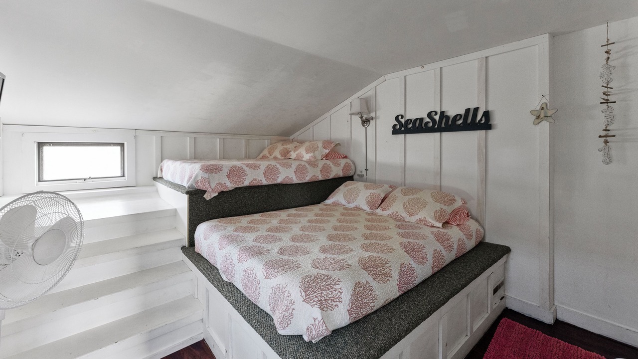 Photo of Bedroom in Manomet