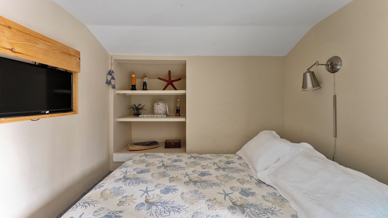 Photo of Bedroom in Manomet
