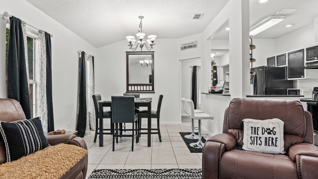 Photo of Livingroom in Crawfordville