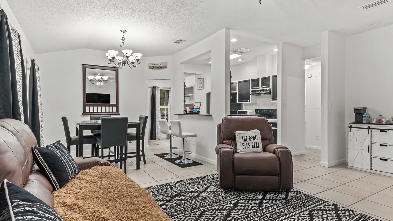 Photo of Livingroom in Crawfordville