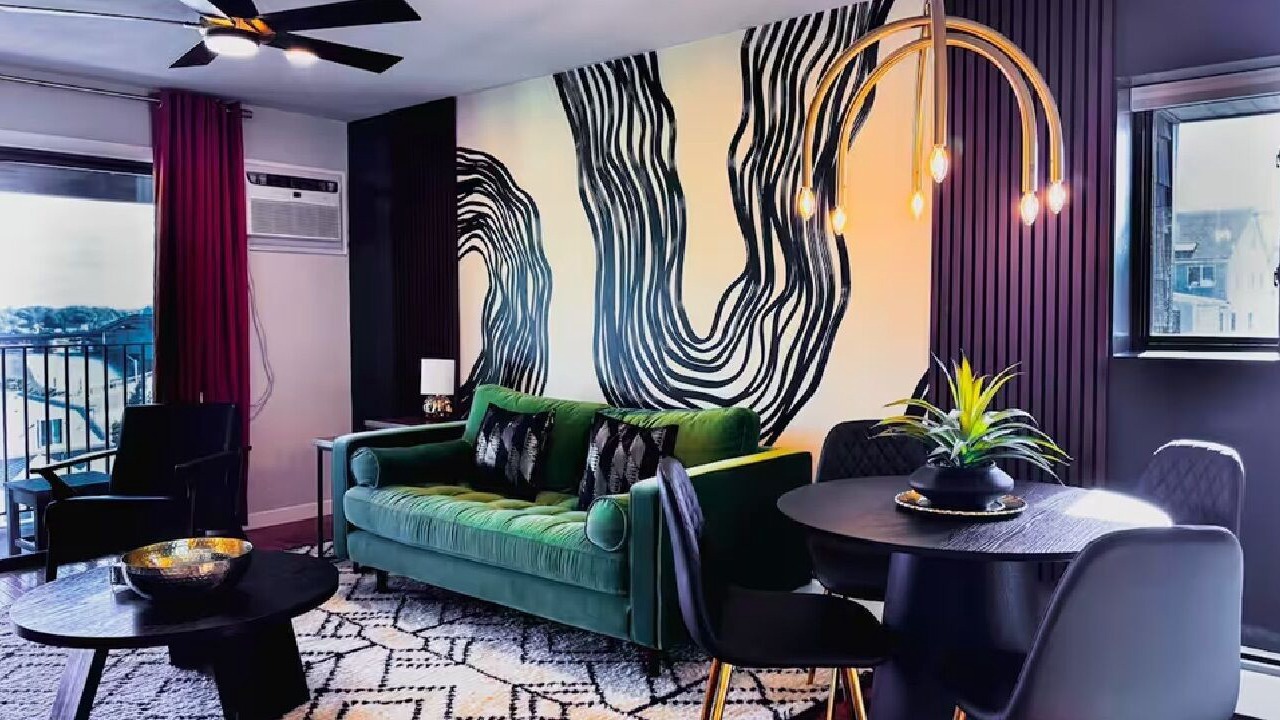 Photo of Livingroom in Beverly