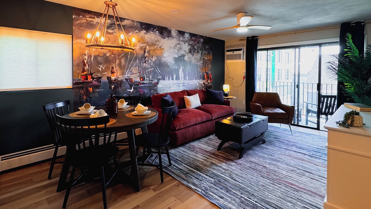 Photo of Livingroom in Beverly