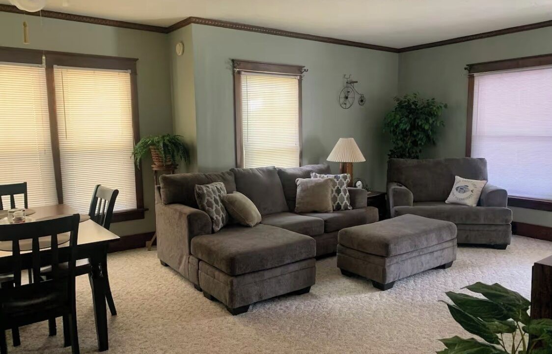 Photo of Livingroom in Culver