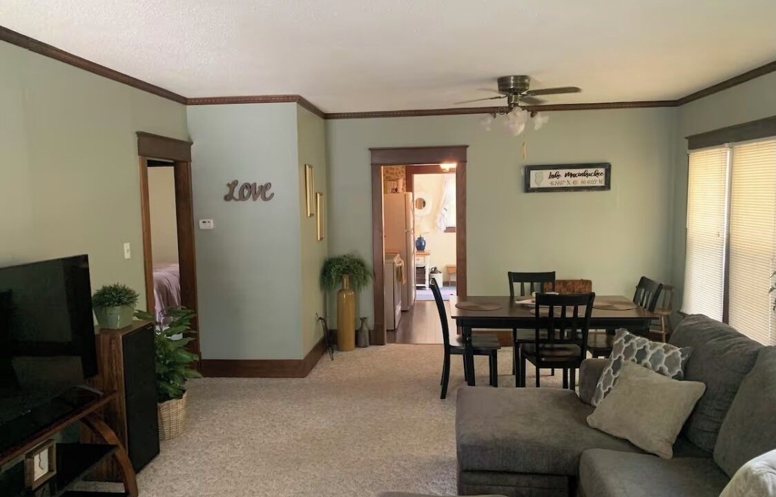 Photo of Livingroom in Culver