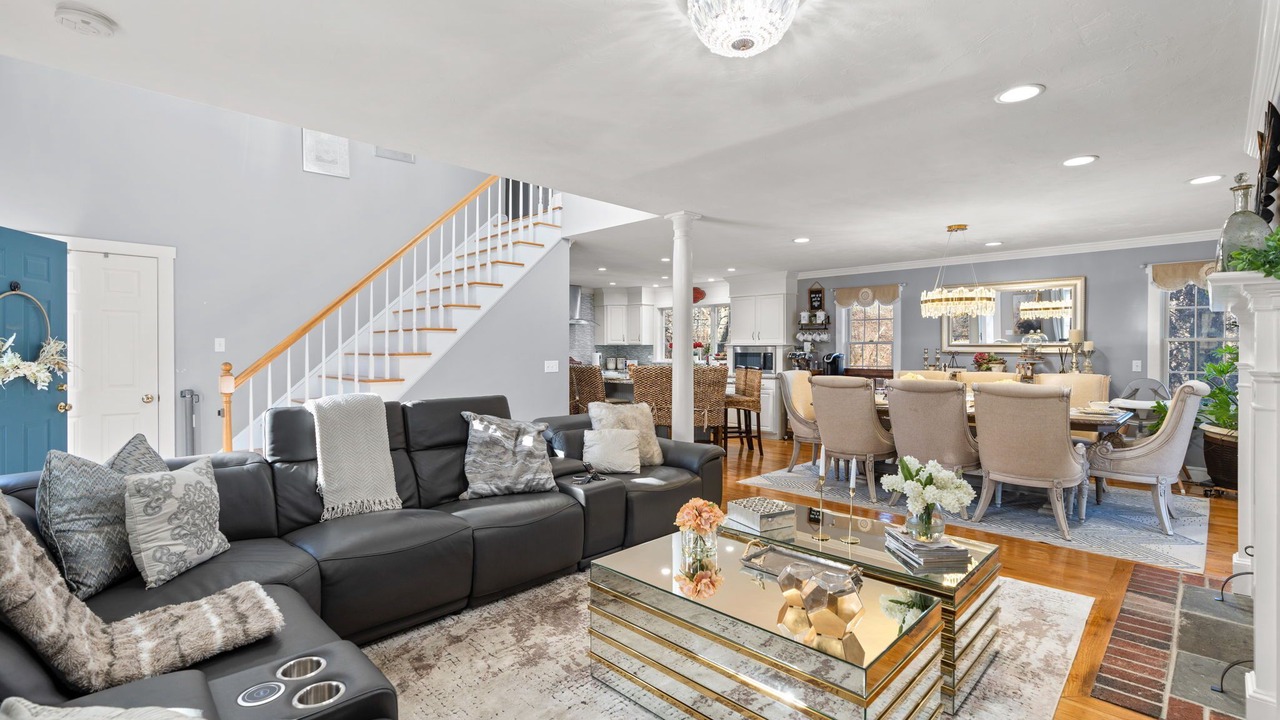 Photo of Livingroom in Barnstable
